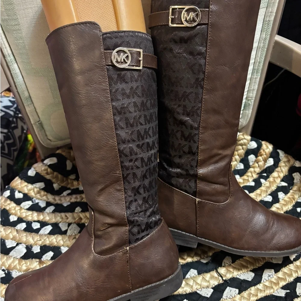 Michael Kors step out